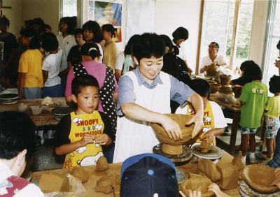 心も踊る陶芸(縄文式野焼)体験